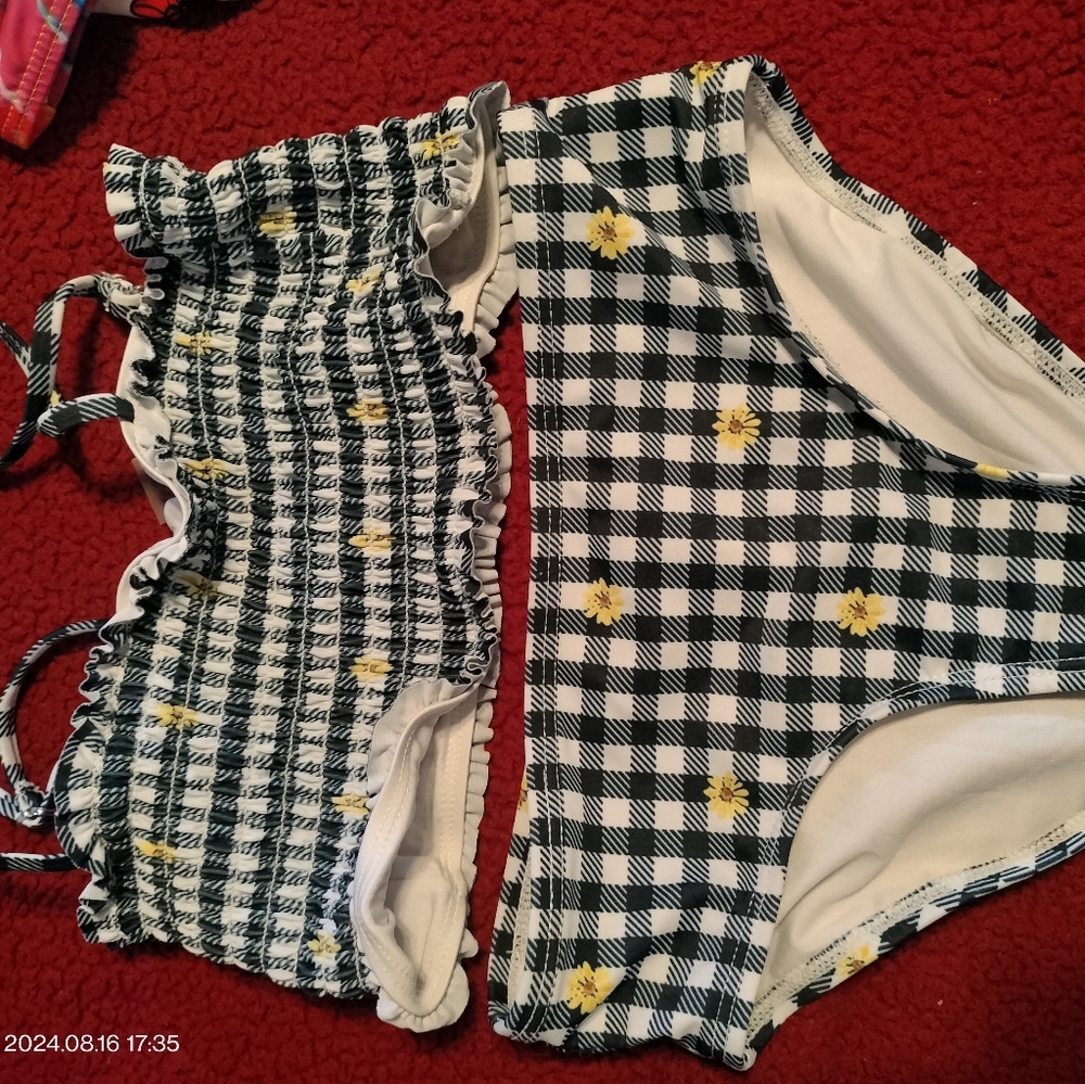 Swim suit for girl size 6